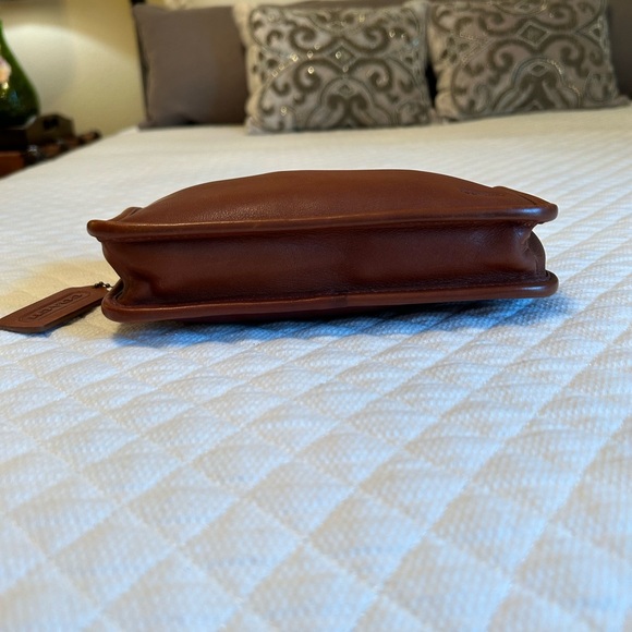 Coach Chunky Case in British Tan SLG ALERT!!!!! - Picture 5 of 11